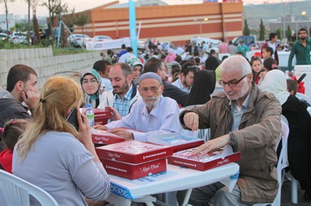 Kayabaşı, aynı sofrada buluştu