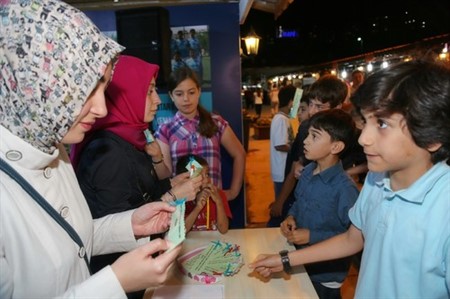 Ezberle hadisi, kap hediyeyi