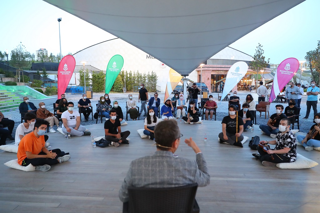 BAŞAKŞEHİRLİ GENÇLER BAŞKANI’YLA BULUŞTU