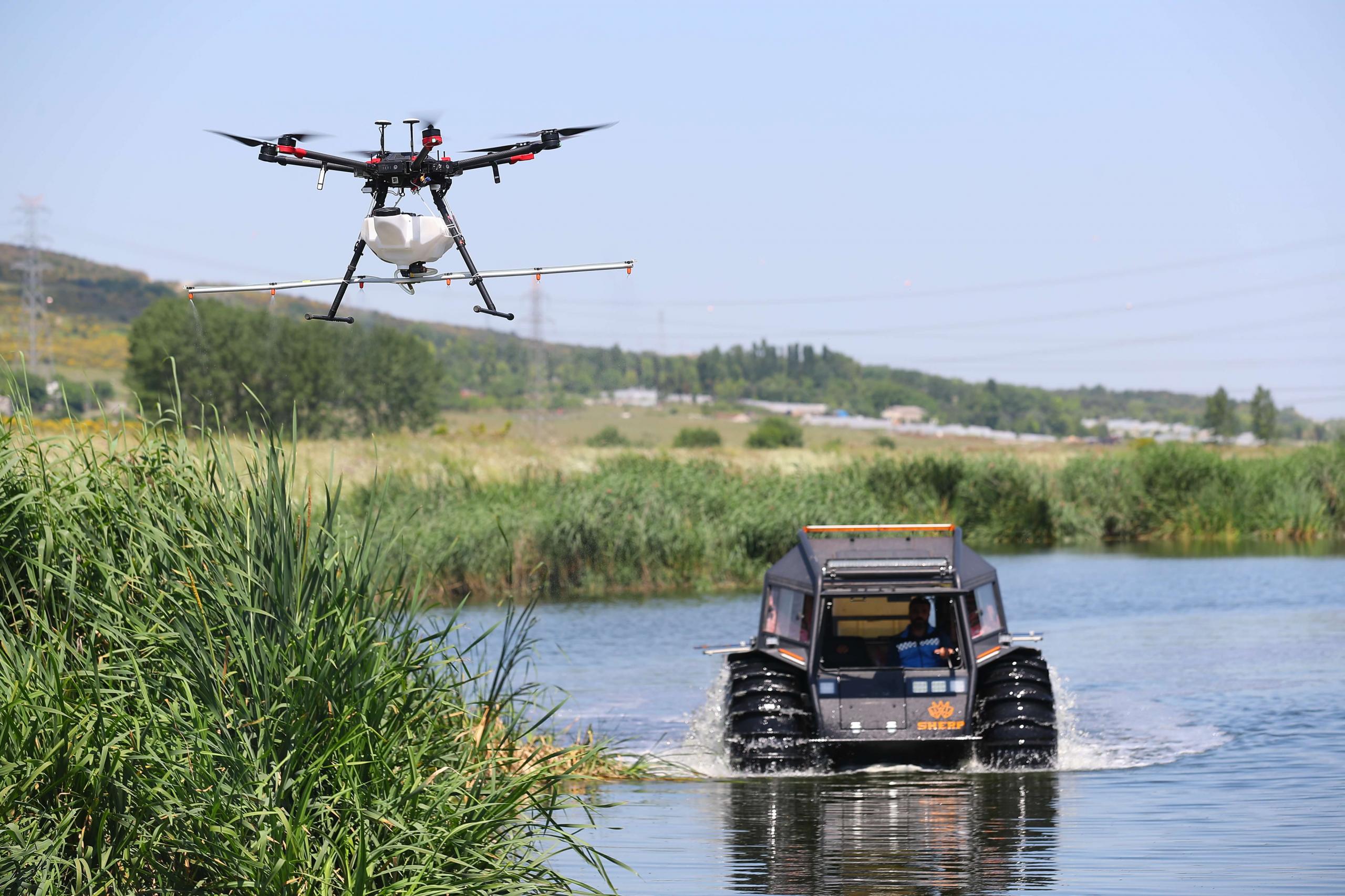 BAŞAKŞEHİR’DE SİVRİSİNEKLERE KARŞI TEKNOLOJİK EKİPMANLARLA MÜCADELE