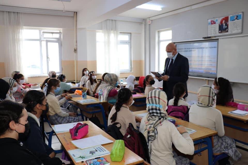 Başakşehir İlçe Millî Eğitim Müdürü Okulları Denetliyor