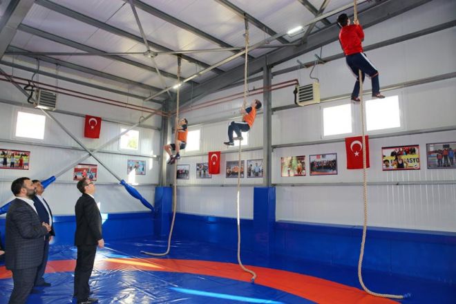 BAŞAKŞEHİR GÜREŞ SALONUNA KAVUŞTU