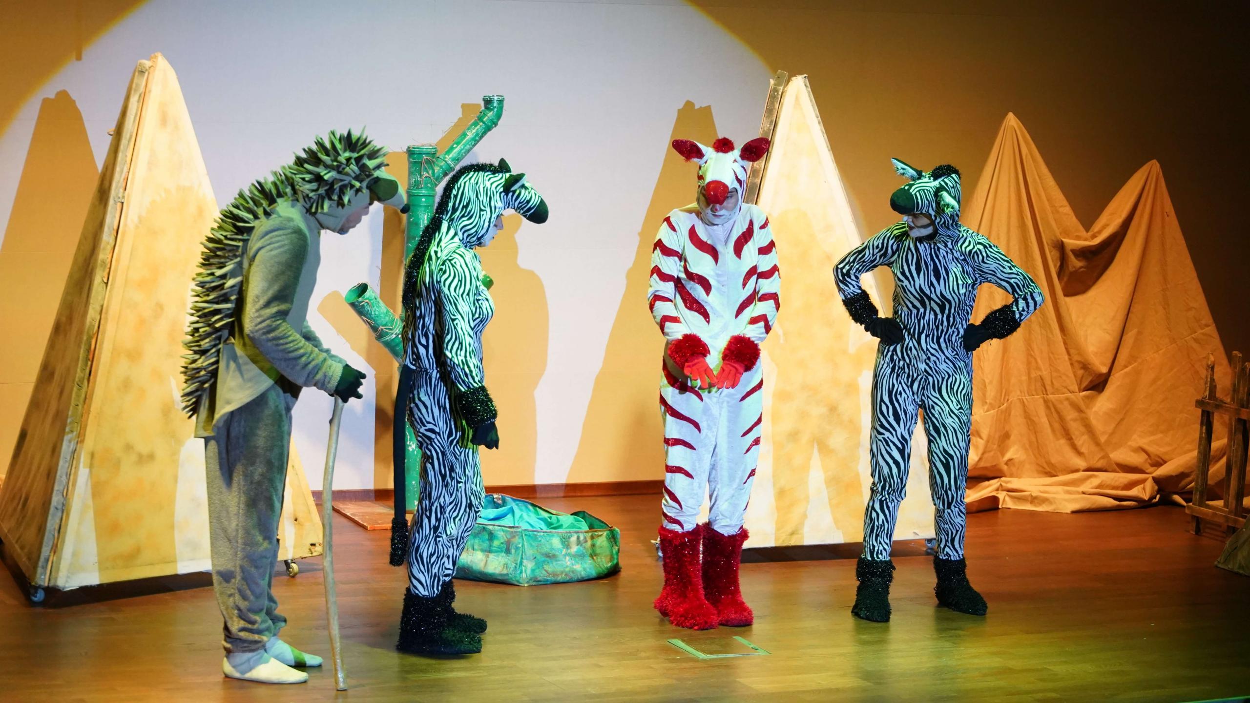 BAŞAKŞEHİRLİ ÇOCUKLAR TİYATRO SALONLARINI DOLDURDU