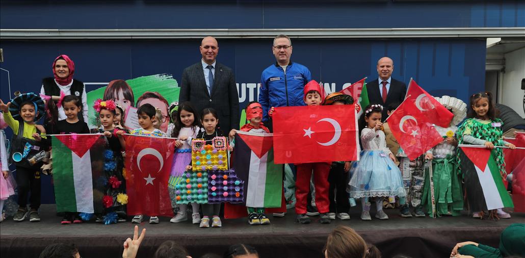 BAŞAKŞEHİRLİ ÇOCUKLARDAN FİLİSTİNLİ ÇOCUKLARA DESTEK