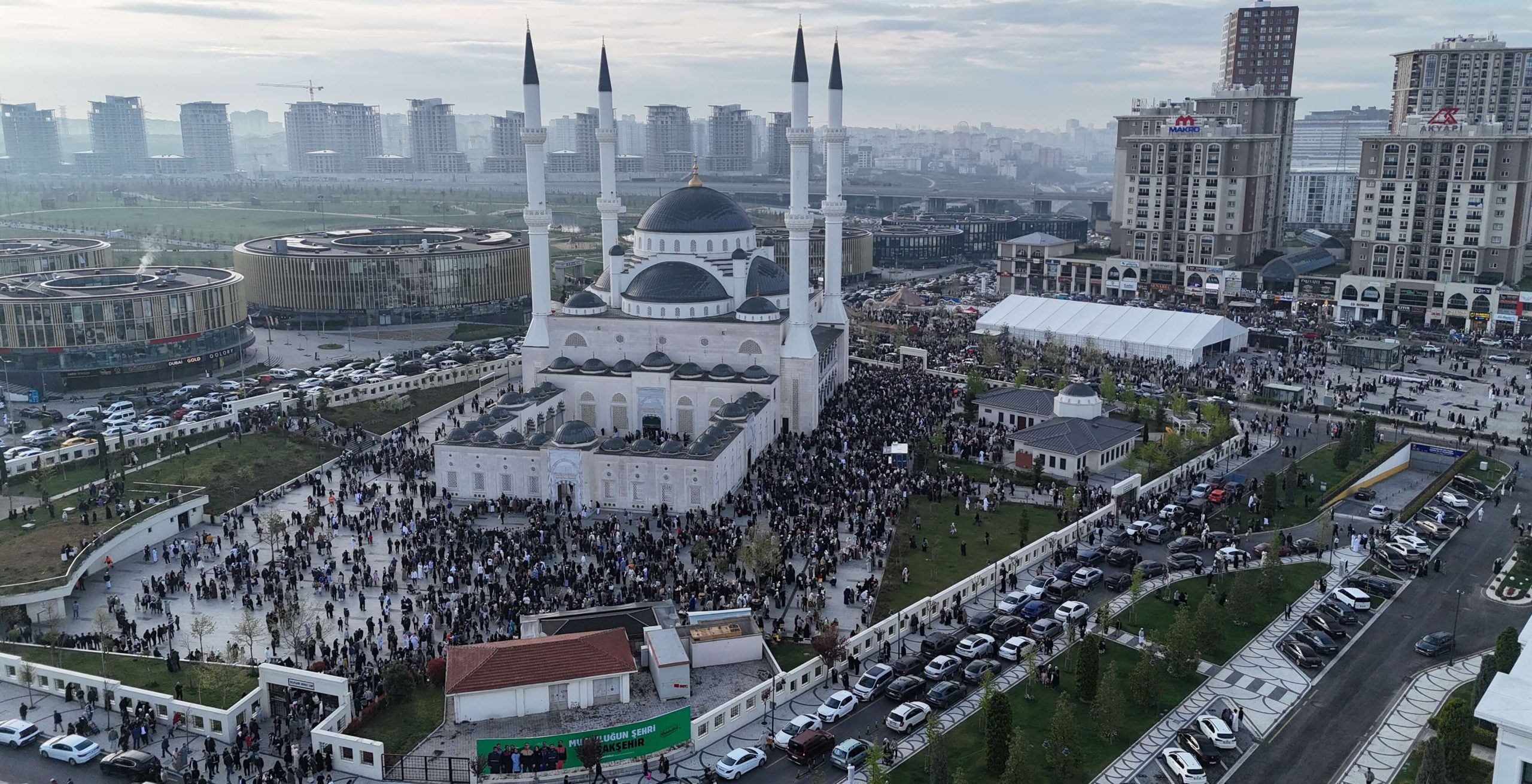 BAŞAKŞEHİR’DE BAYRAM COŞKUSU BİR BAŞKA!