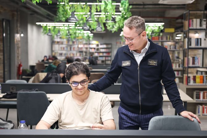 BAŞAKŞEHİRLİ ÖĞRENCİLER SINAVLARA “HOCA CEPTE” İLE HAZIRLANIYOR