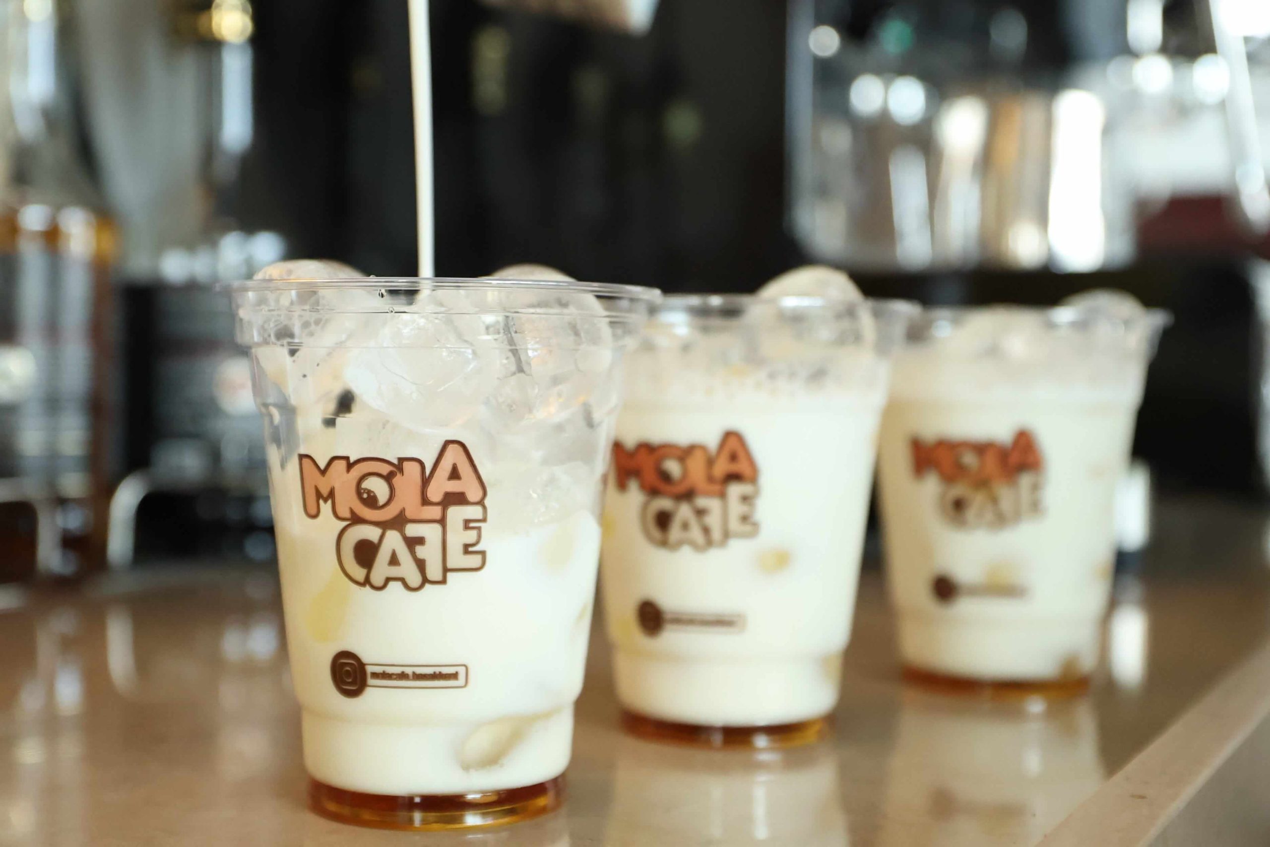 BAŞAKŞEHİRLİLER MOLA CAFELERDE SERİNLİYOR